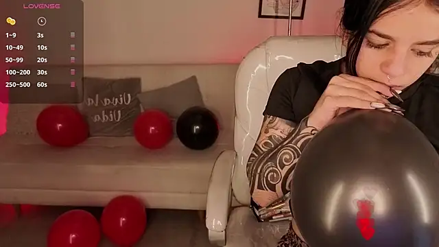 Nicole Foxx  online show from March 2026 08:10:02 PM