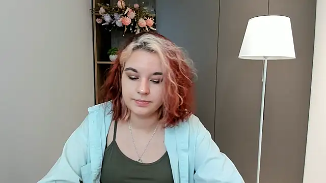 Snapshot of PeggyBark chatting on January 2025 01:34:01 PM PeggyBark online show from January 2025 01:34:01 PM