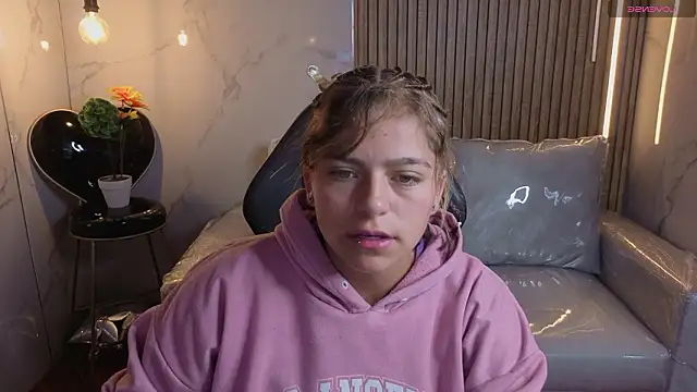 Kitten Cam online show from March 2026 03:13:01 AM