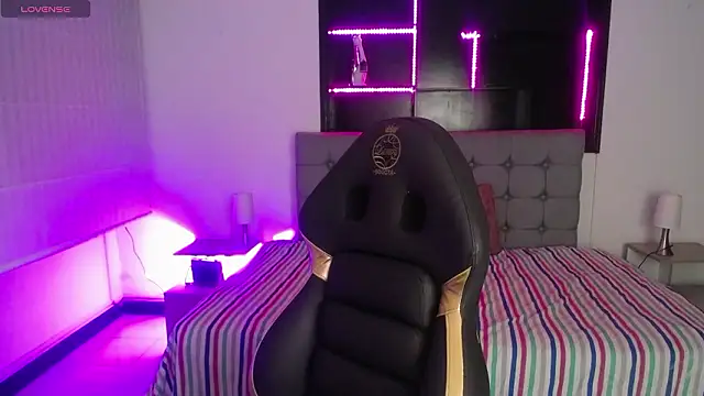 Kitten Cam online show from March 2026 12:52:01 AM