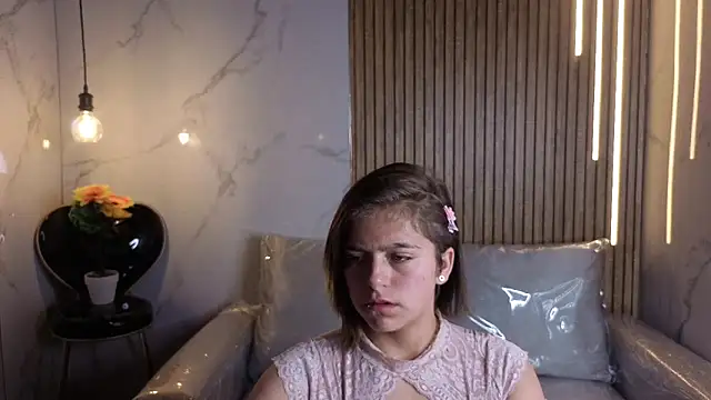 Kitten Cam online show from June 2026 09:34:02 PM