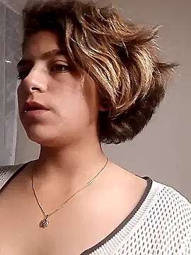 Kitten Cam online show from April 2026 04:16:02 AM