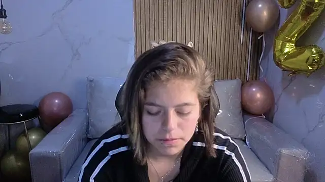 Kitten Cam online show from July 2026 03:04:01 AM