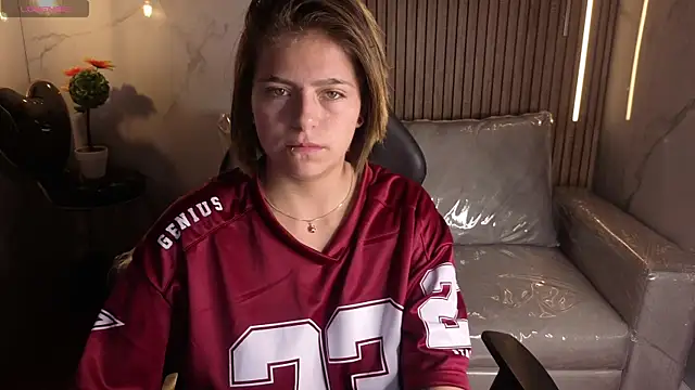 Kitten Cam online show from April 2026 12:21:02 PM