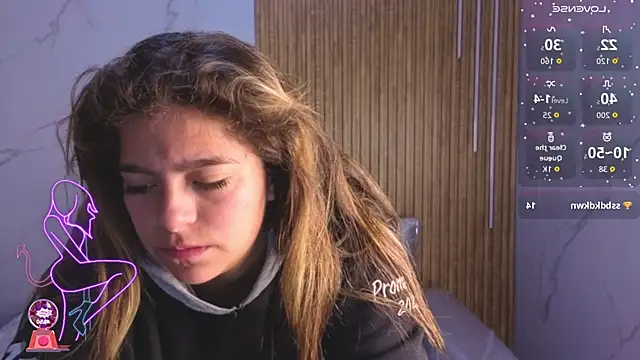 Kitten Cam online show from November 2025 01:00:01 PM