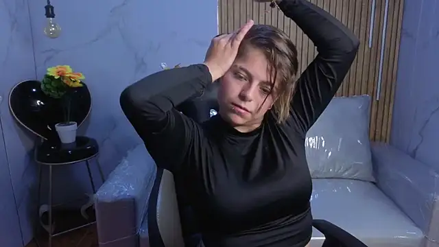 Snapshot of Kitten_Cam chatting on March 2026 02:40:01 AM Kitten Cam online show from March 2026 02:40:01 AM