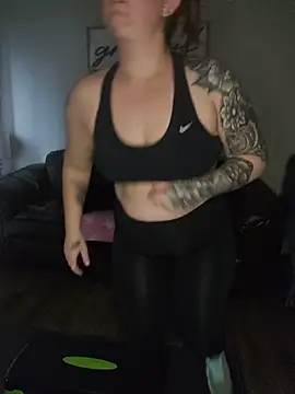 TattedMamaXOXO online show from November 2025 06:30:01 PM