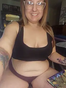 Snapshot of TattedMamaXOXO chatting on February 2025 04:54:01 PM TattedMamaXOXO online show from February 2025 04:54:01 PM