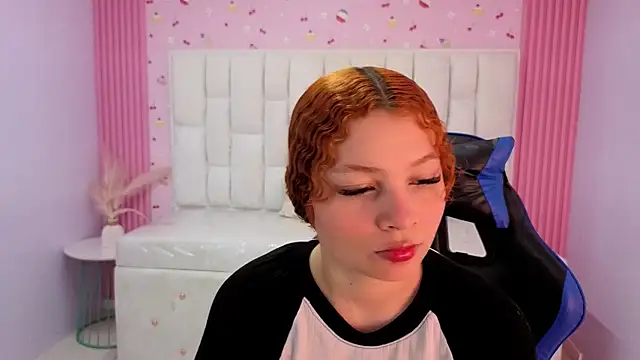 shalon diaz s online show from April 2026 01:01:02 PM