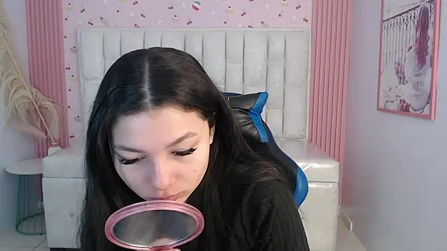 shalon diaz s online show from December 2025 01:06:01 PM