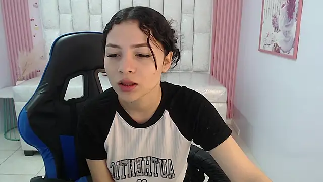 shalon diaz s online show from September 2025 01:02:01 PM