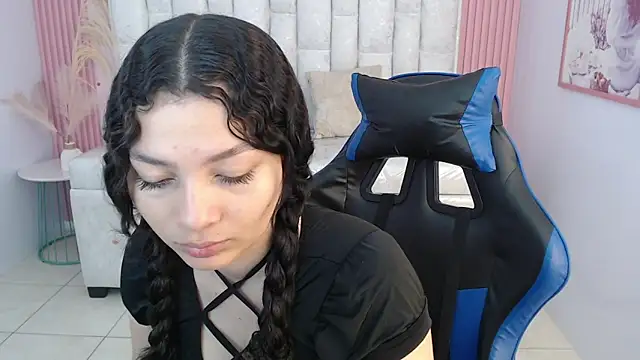 shalon diaz s online show from October 2025 01:32:01 PM