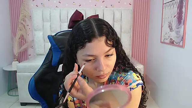 shalon diaz s online show from October 2025 01:23:02 PM