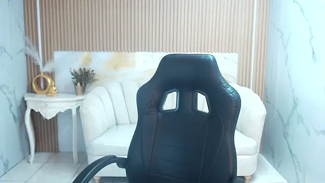 shalon diaz s online show from April 2026 01:24:02 AM