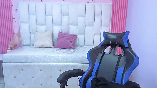 shalon diaz s online show from February 2026 01:01:02 PM