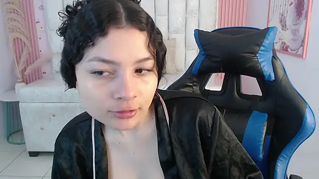 shalon diaz s online show from November 2025 01:03:02 PM