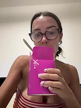 Snapshot of SexySophiaax chatting on May 2026 02:35:02 PM SexySophiaax online show from May 2026 02:35:02 PM