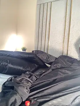 Snapshot of Liincostelloo chatting on December 2025 07:46:01 PM Liincostelloo online show from December 2025 07:46:01 PM