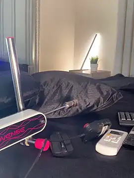 Liincostelloo online show from December 2025 12:29:02 PM