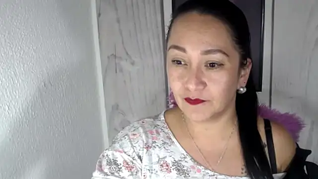 JULIANAWET69 online show from December 2025 12:48:01 AM