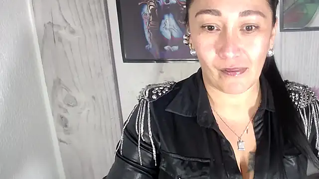 JULIANAWET69 online show from November 2025 01:33:01 AM