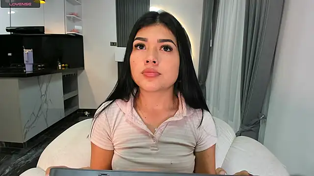 Snapshot of 1lubonnie chatting on February 2025 05:03:01 AM 1lubonnie online show from February 2025 05:03:01 AM