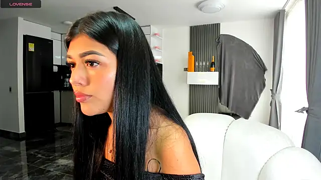 Snapshot of 1lubonnie chatting on February 2025 09:10:01 PM 1lubonnie online show from February 2025 09:10:01 PM