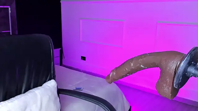 Gigidoll online show from September 2025 11:43:01 AM