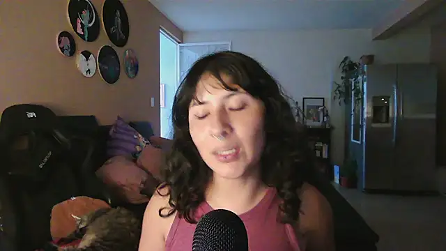 Snapshot of GinnyDelice chatting on September 2025 12:21:02 AM GinnyDelice online show from September 2025 12:21:02 AM