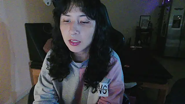 Snapshot of GinnyDelice chatting on October 2025 03:27:01 AM GinnyDelice online show from October 2025 03:27:01 AM