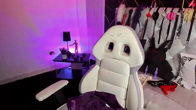 victoria  floyd online show from January 2026 12:50:02 AM