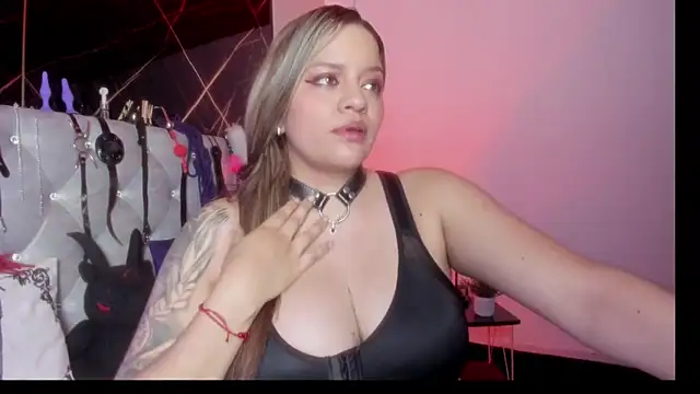 victoria  floyd online show from September 2025 06:57:02 PM