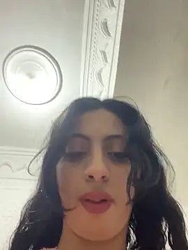 majdolin78 online show from December 2025 05:59:02 PM