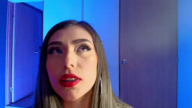 Snapshot of lucy_queensss chatting on October 2025 08:41:02 PM lucy queensss online show from October 2025 08:41:02 PM