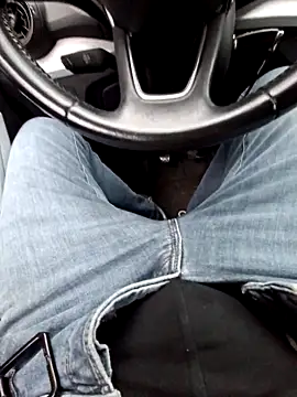 Nzino1983 online show from April 2026 04:54:02 PM