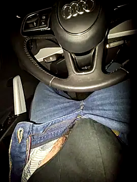 Nzino1983 online show from April 2026 09:22:01 PM