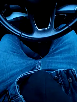 Nzino1983 online show from April 2026 05:28:02 PM