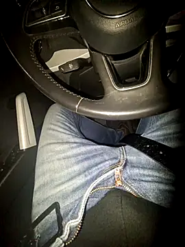 Nzino1983 online show from March 2026 06:09:02 PM