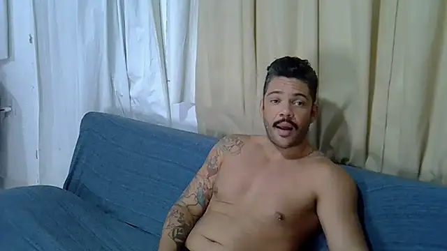 Snapshot of grossocalibre20 chatting on October 2025 05:14:01 PM grossocalibre20 online show from October 2025 05:14:01 PM