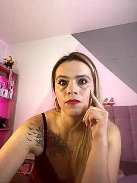 Snapshot of RayaCarr_ chatting on December 2025 12:20:02 PM RayaCarr online show from December 2025 12:20:02 PM