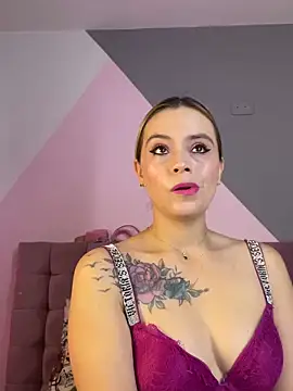 Snapshot of RayaCarr_ chatting on December 2025 12:42:02 PM RayaCarr online show from December 2025 12:42:02 PM