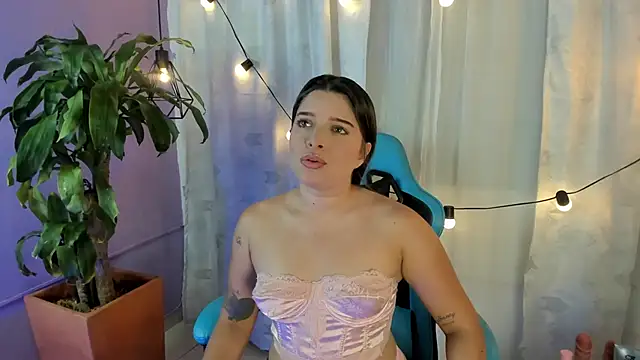 Lia little18 online show from June 2026 09:23:01 PM