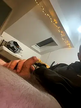 Snapshot of wyattstone chatting on October 2025 11:03:02 PM wyattstone online show from October 2025 11:03:02 PM