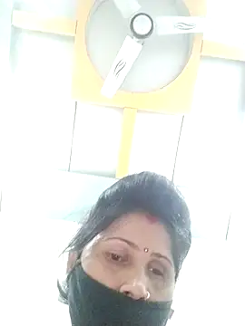 Snapshot of Bhavya_Bhan chatting on October 2025 11:04:02 PM Bhavya Bhan online show from October 2025 11:04:02 PM