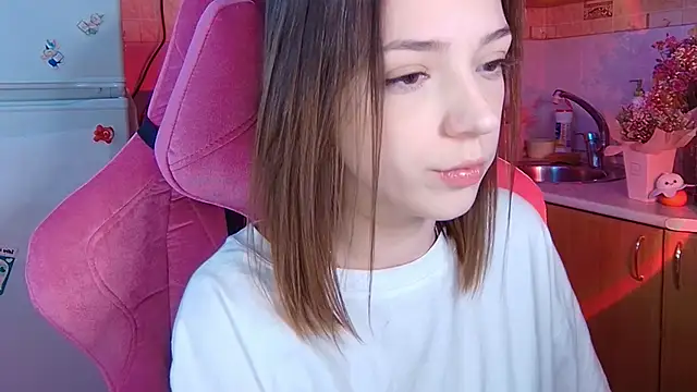 PamBeesly online show from March 2026 02:18:01 PM