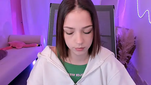 PamBeesly online show from December 2025 08:53:01 AM