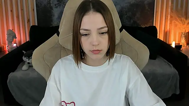 PamBeesly online show from October 2025 08:24:02 AM