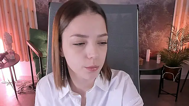 PamBeesly online show from December 2025 08:42:01 AM