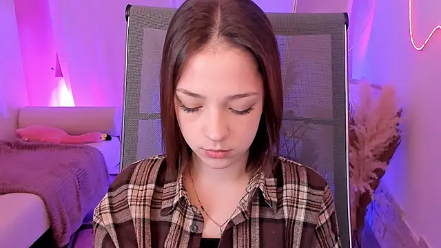 PamBeesly online show from December 2025 08:29:02 AM