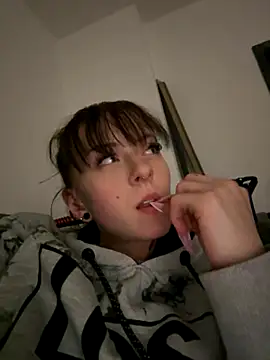 Ciara2004 online show from November 2025 07:03:01 PM